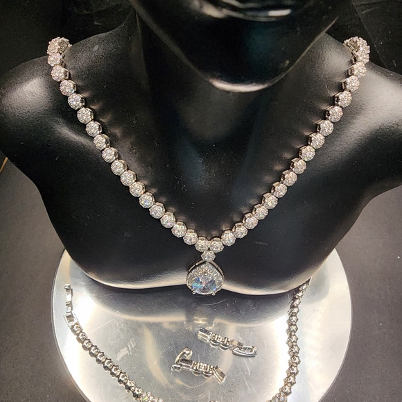 Silver Tone Cubic ZirconiaNecklace and Bracelet Set - Picture 8 of 16